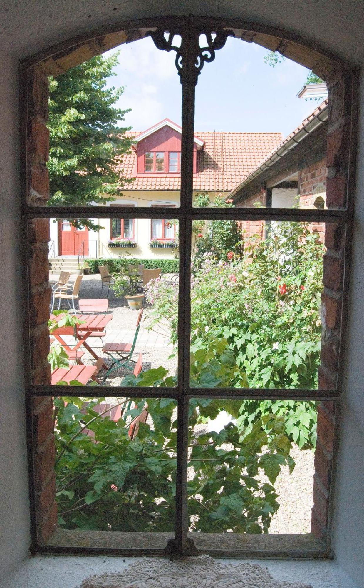Blasingsborgs Gardshotell Pa Oesterlen Kivik Extérieur photo